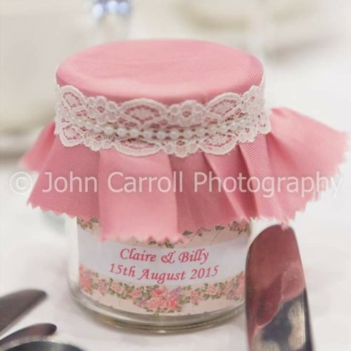 Jamjar wedding favour flower label, pink lid with lace - chocolate chip cookie heart contents 